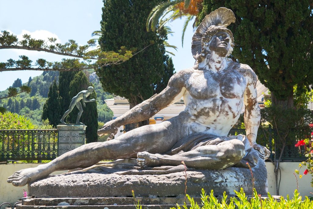 Achille mourant statue à Corfou